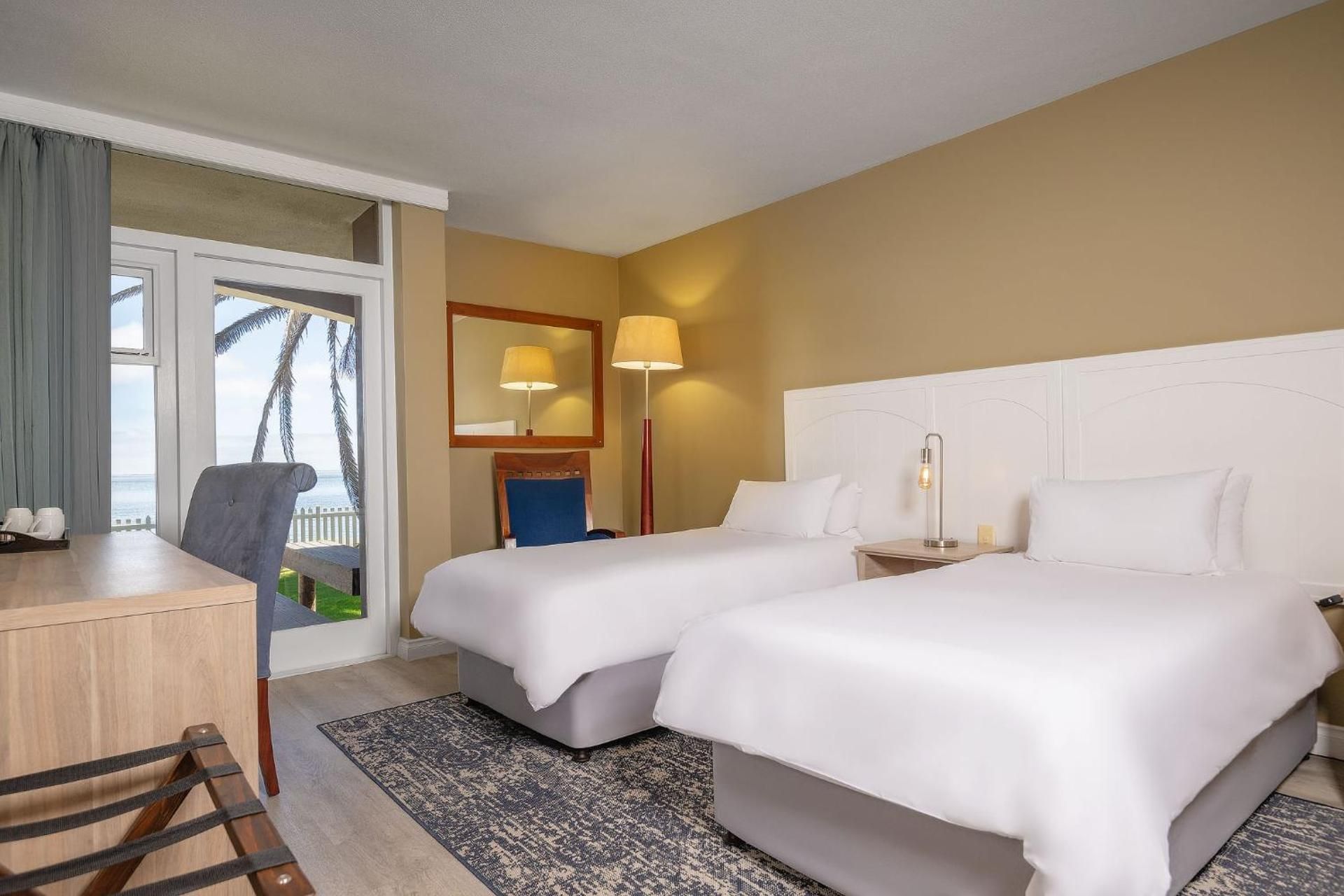 Guest room, 2 Twin, Lagoon view