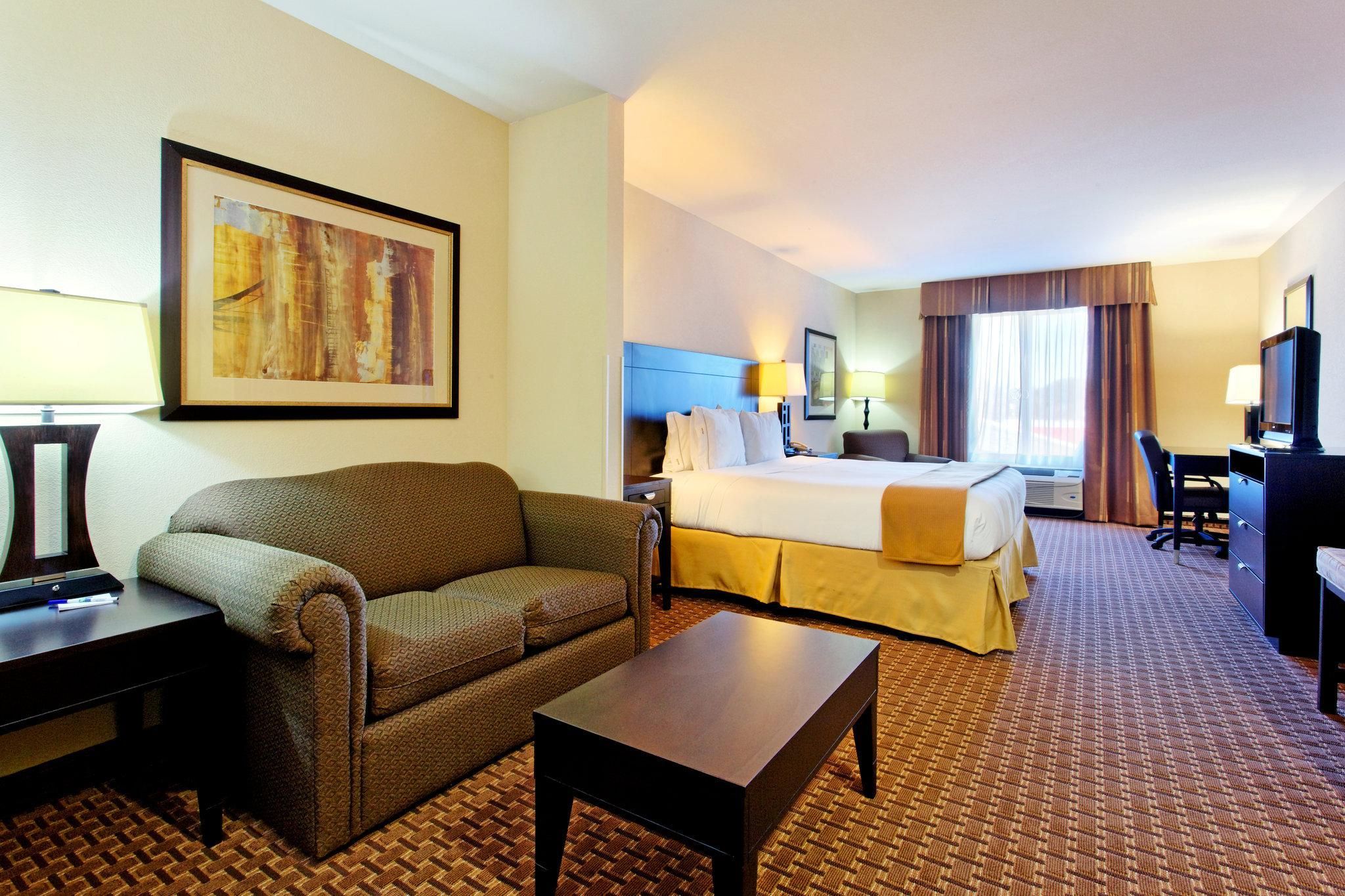 1 King Bed Suite