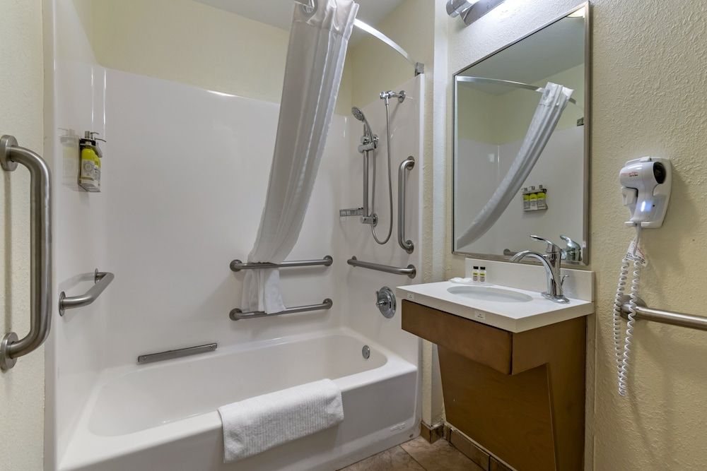 Studio Suite, 2 Double Beds, Accessible (Accessible Tub)