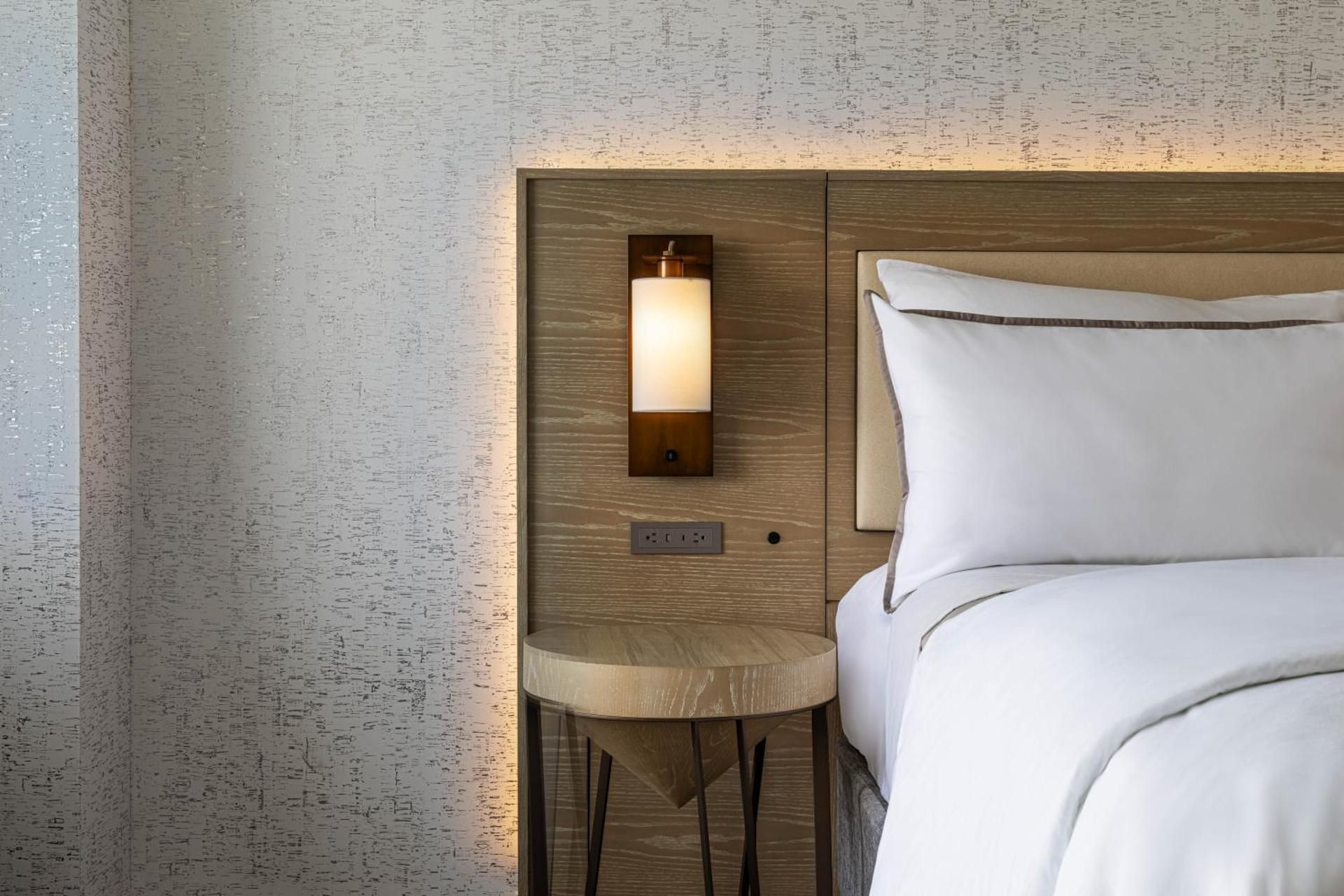 Traditional Double Room with Roll-In Shower - Mobility/Hearing Accessible