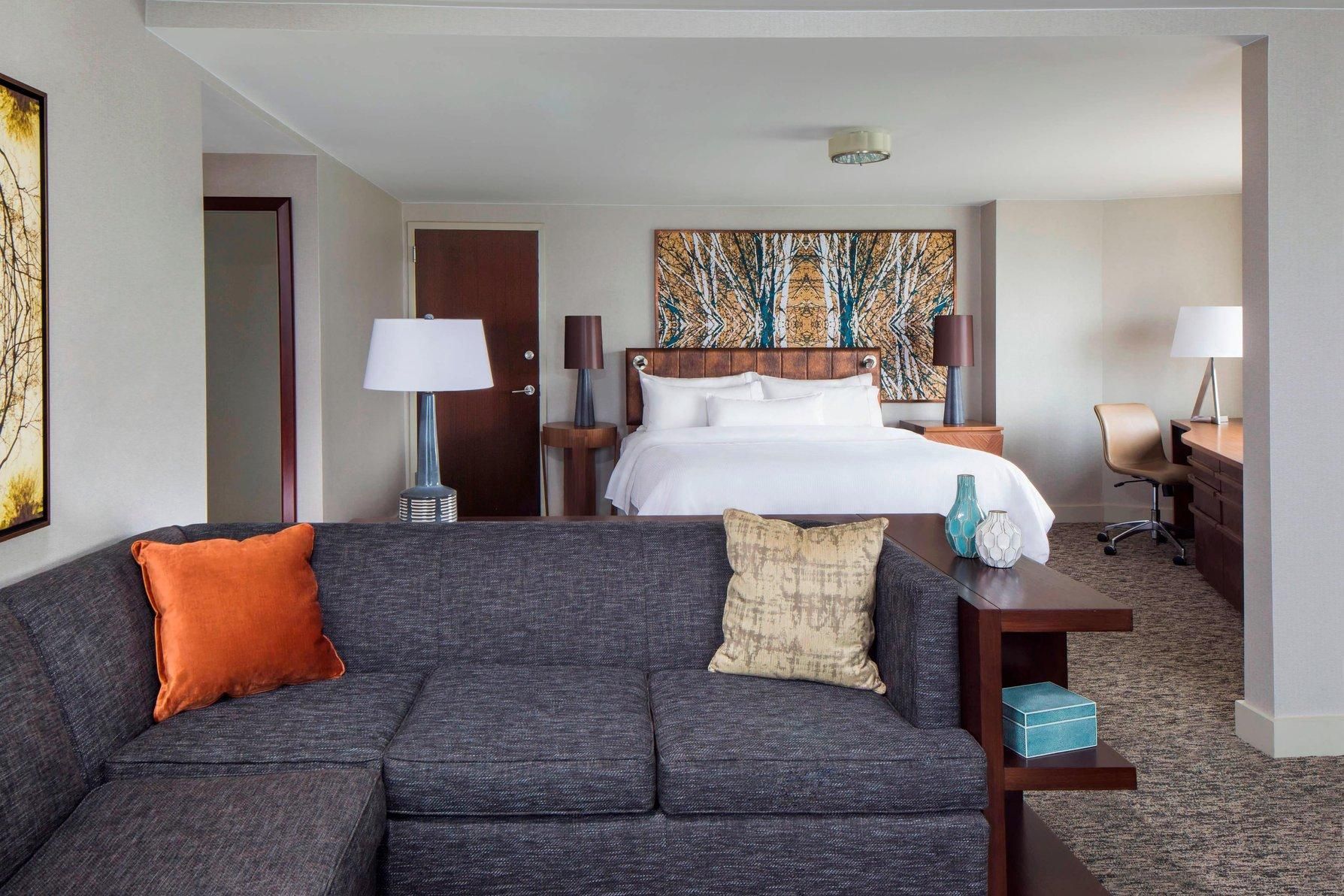 Junior Suite, 1 King, Sofa bed, City and River view