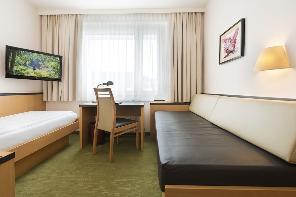Hotel City Villach Economy Twin Room 2