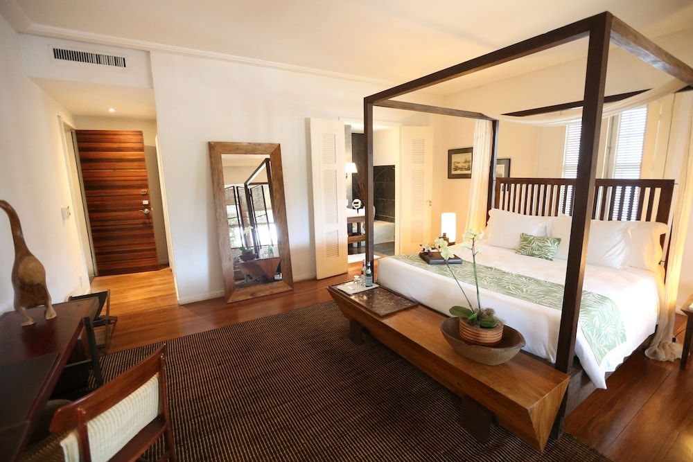 Junior Suite, 1 King Bed, Mountain View