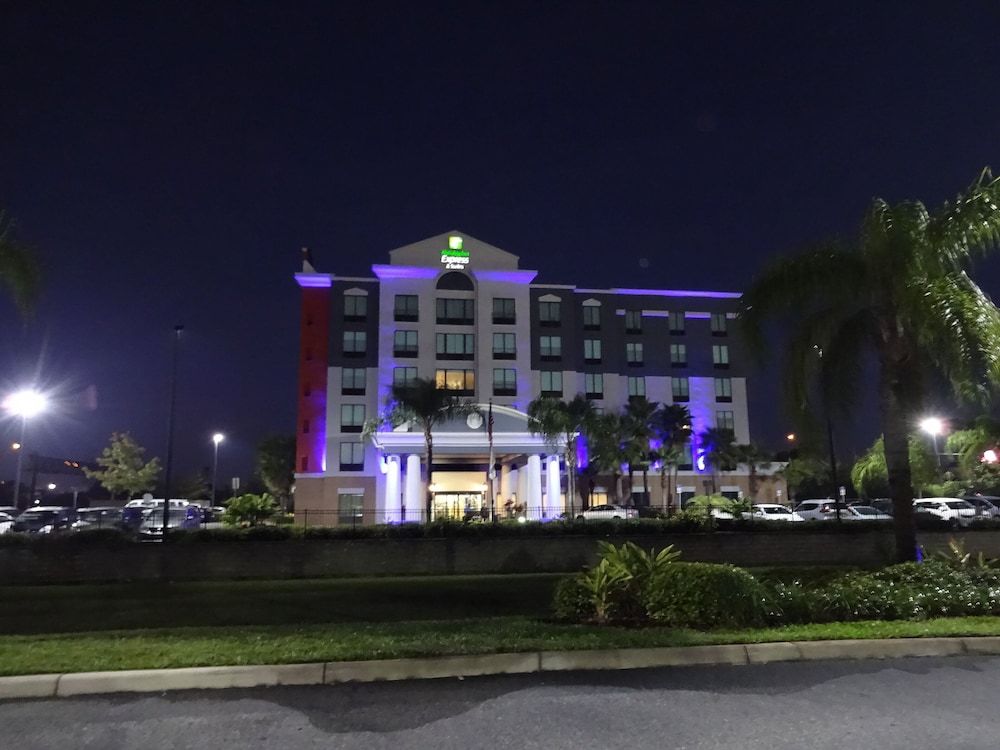 undefined Holiday Inn Express & Suites, International Drive by IHG 7