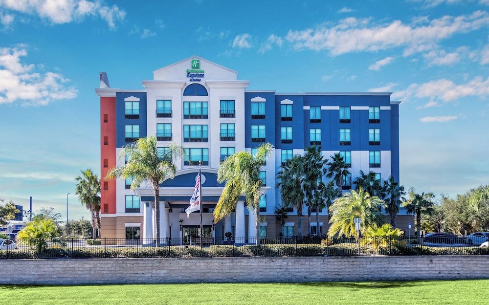 undefined Holiday Inn Express & Suites, International Drive by IHG 6
