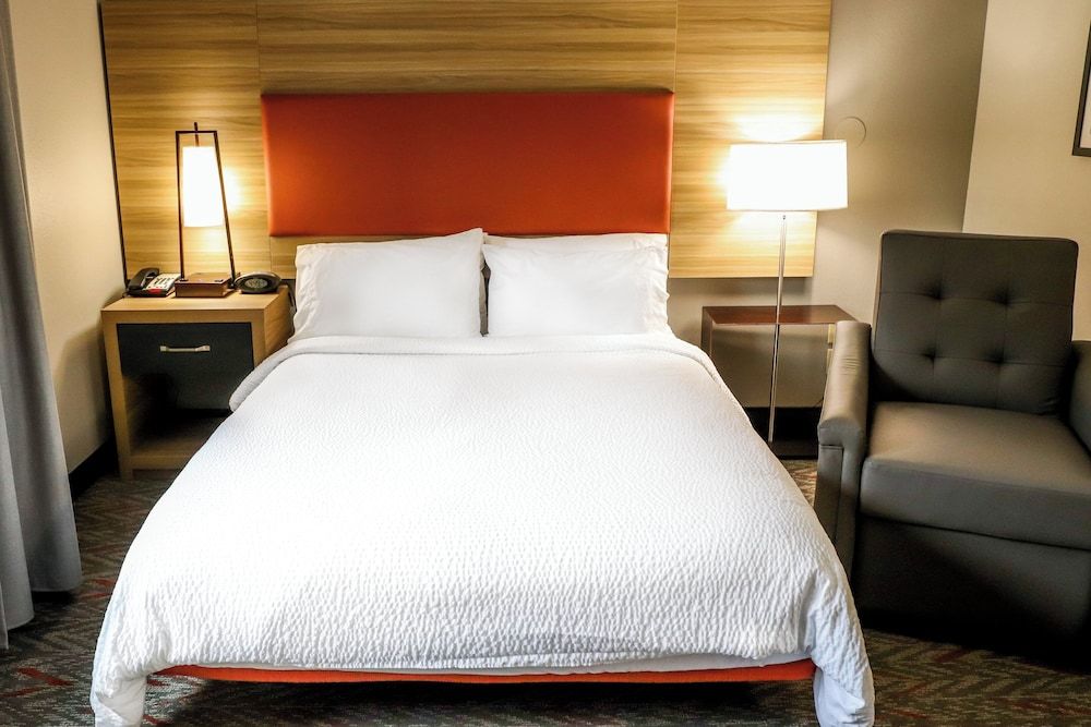 Studio Suite, 1 Queen Bed, Accessible Bathtub (Communications)