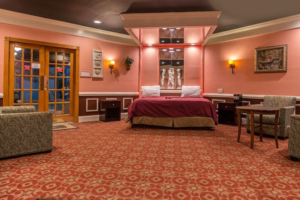 Inn of the Dove Romantic Suites with Jetted Tub & Fireplace Dove Swimming Pool Suite with Private Heated Indoor Swimming, Jetted Tub & Fireplace 2