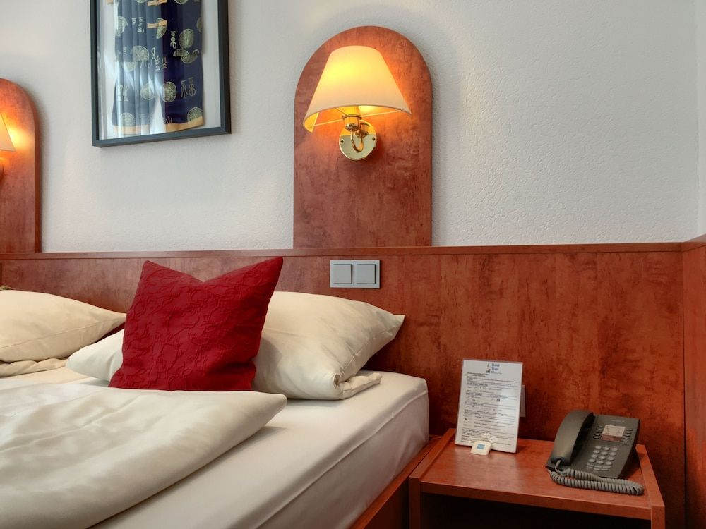 Hotel West an der Bockenheimer Warte Standard Double or Twin Room 15