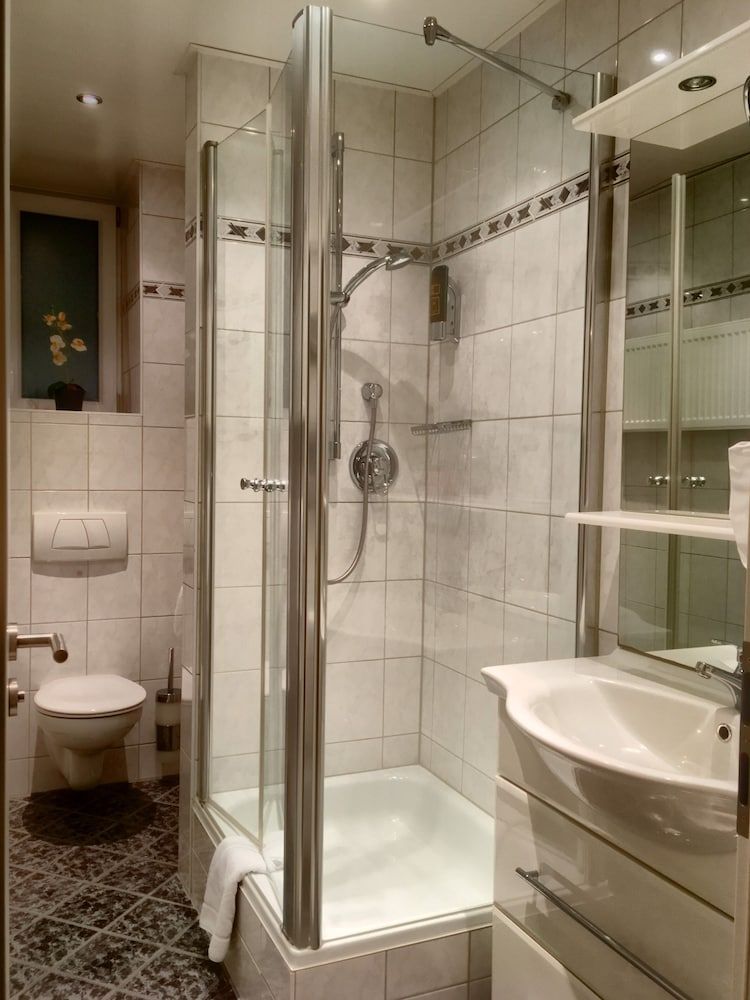 Hotel West an der Bockenheimer Warte Standard Double or Twin Room 11