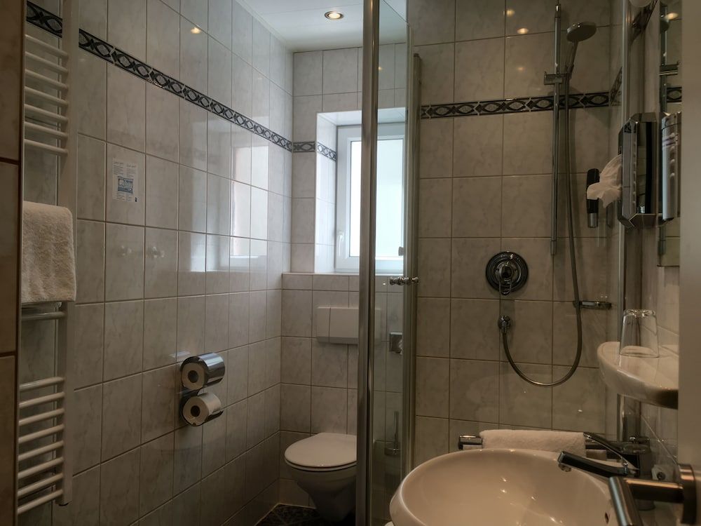 Hotel West an der Bockenheimer Warte Standard Double or Twin Room 14