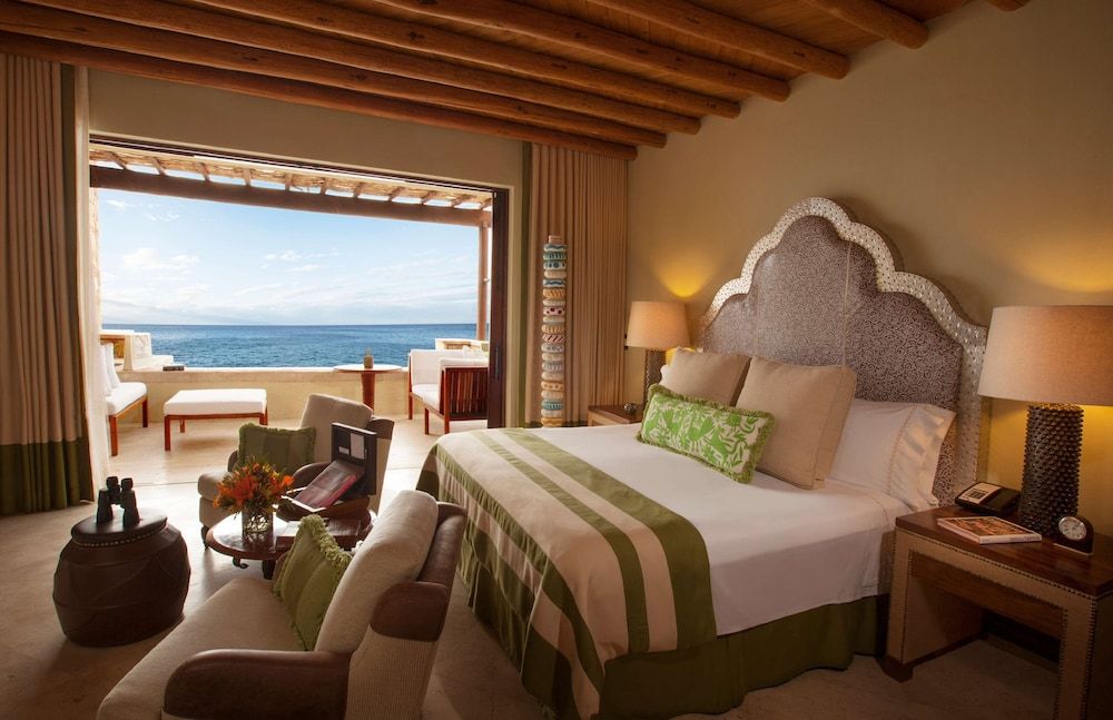 Ocean View Vista with Plunge Pool - King Bedroom