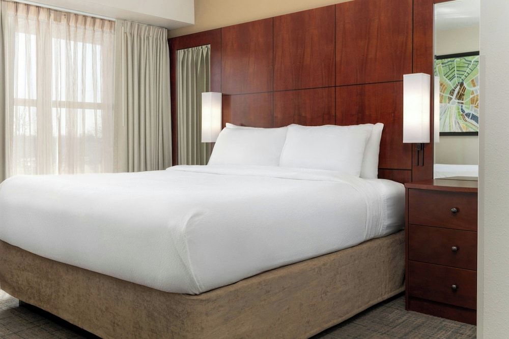 Suite, 1 King Bed with Sofa bed, Non-Smoking