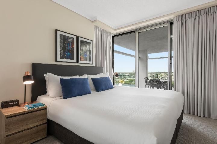 Oaks Brisbane Casino Tower Suites 1 Bedroom River View