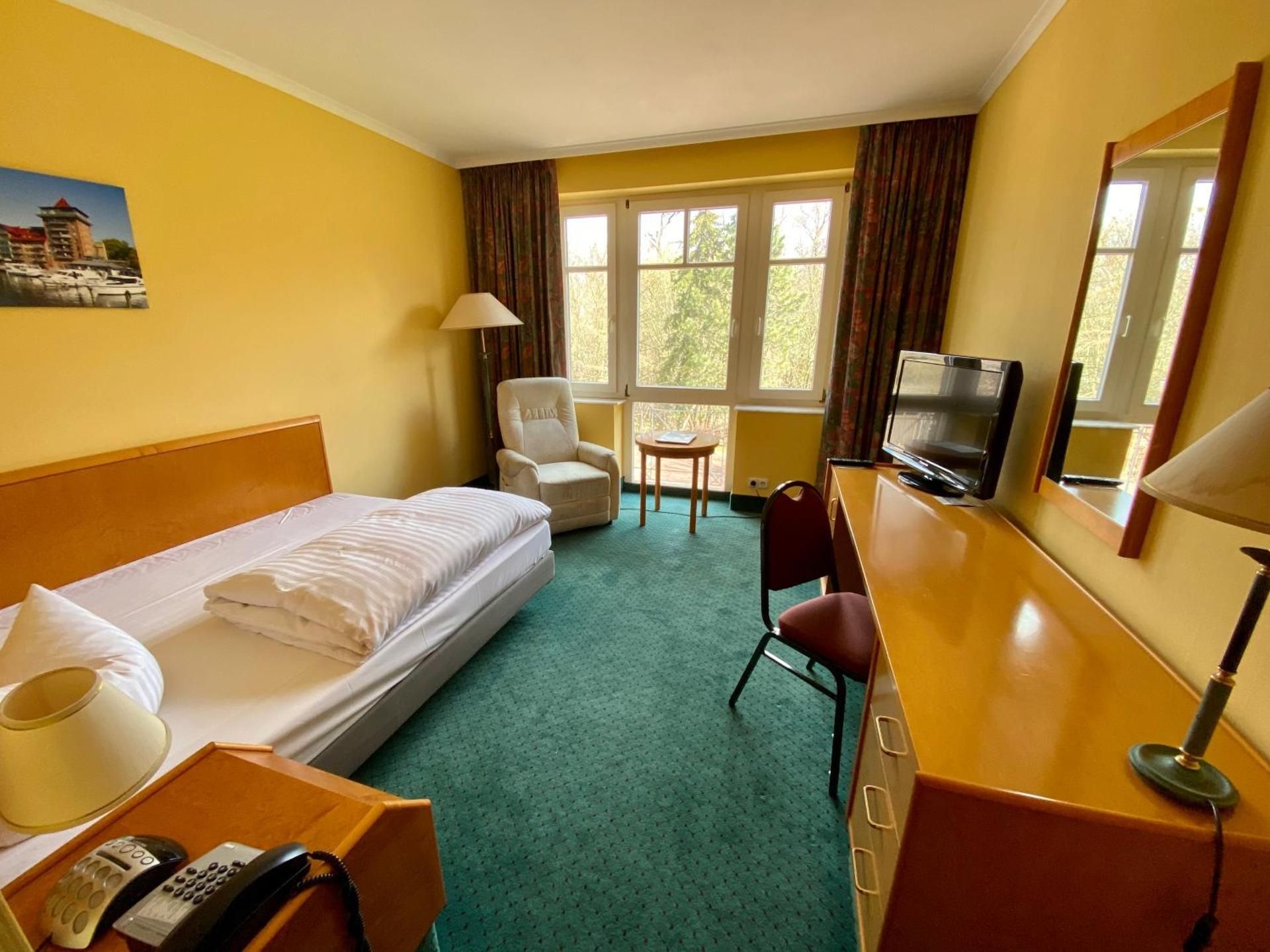 Single Room with Park View