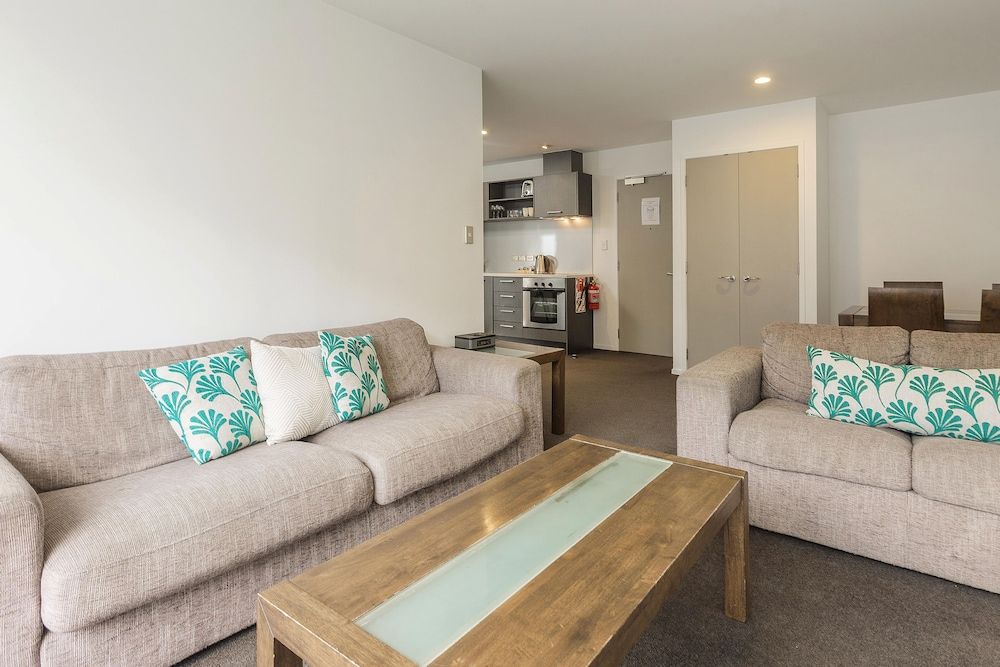 undefined Barclay Suites 4