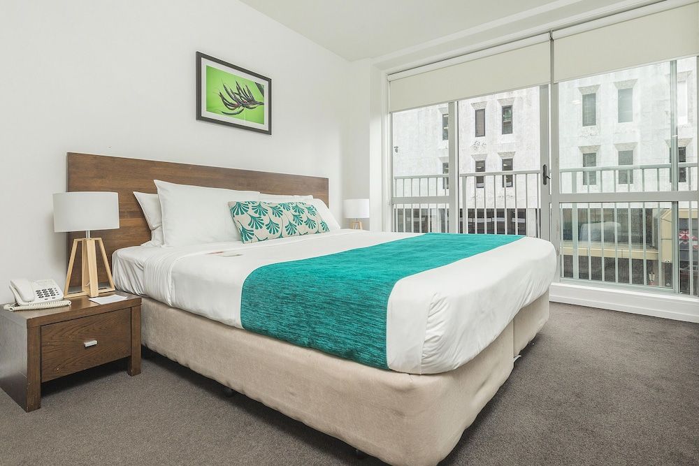 undefined Barclay Suites 3