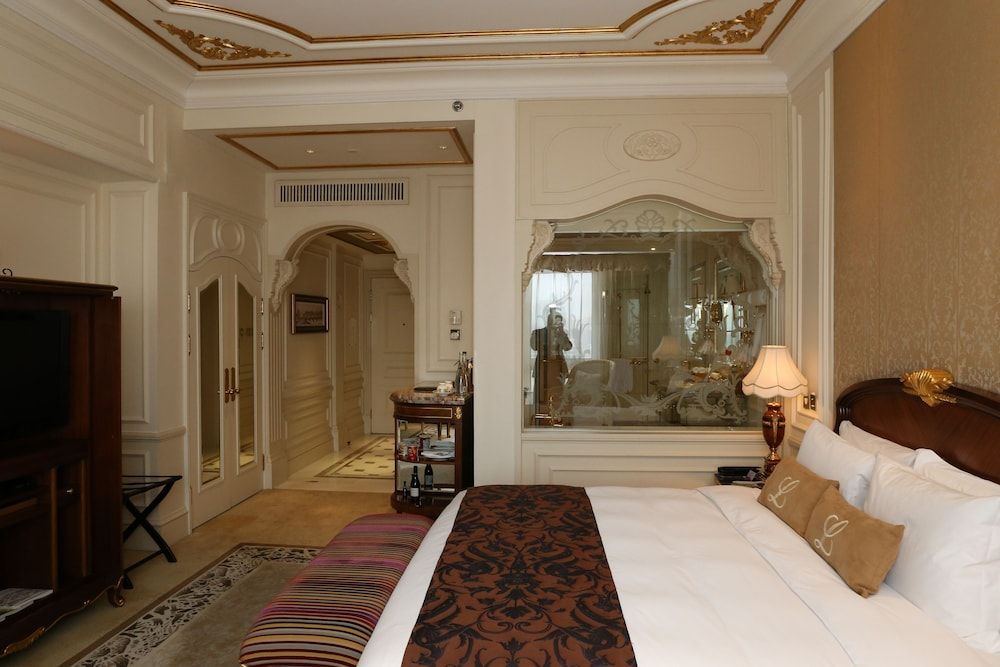 undefined Legendale Hotel Beijing 3