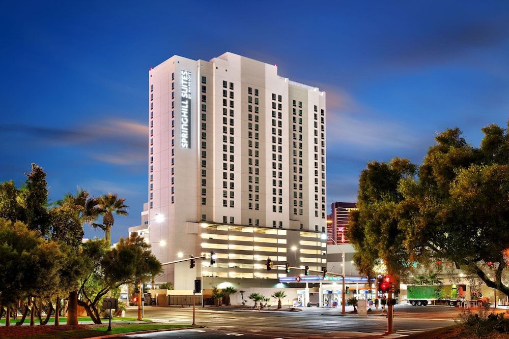 undefined SpringHill Suites by Marriott Las Vegas Convention Center 4