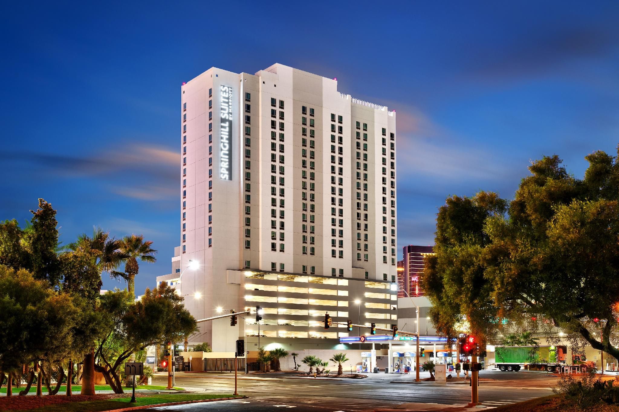 undefined SpringHill Suites by Marriott Las Vegas Convention Center 5