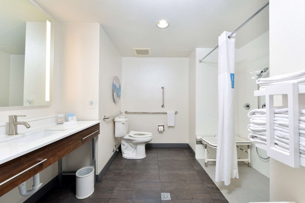 Studio, 1 King Bed, Accessible, Bathtub (Mobility & Hearing)