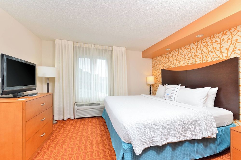 Studio, 1 King Bed with Sofa bed (Hearing Accessible)