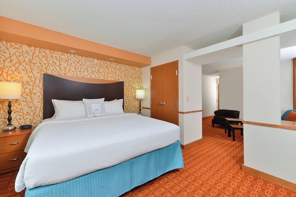 Studio, 1 King Bed with Sofa bed (Hearing Accessible)