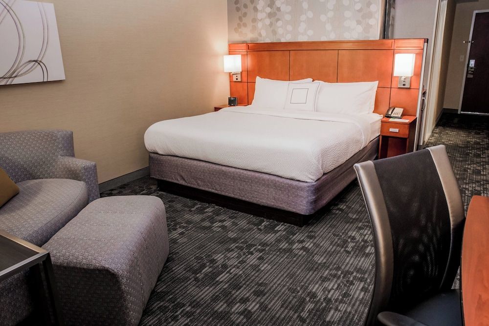 Room, 1 King Bed with Sofa bed, Non Smoking