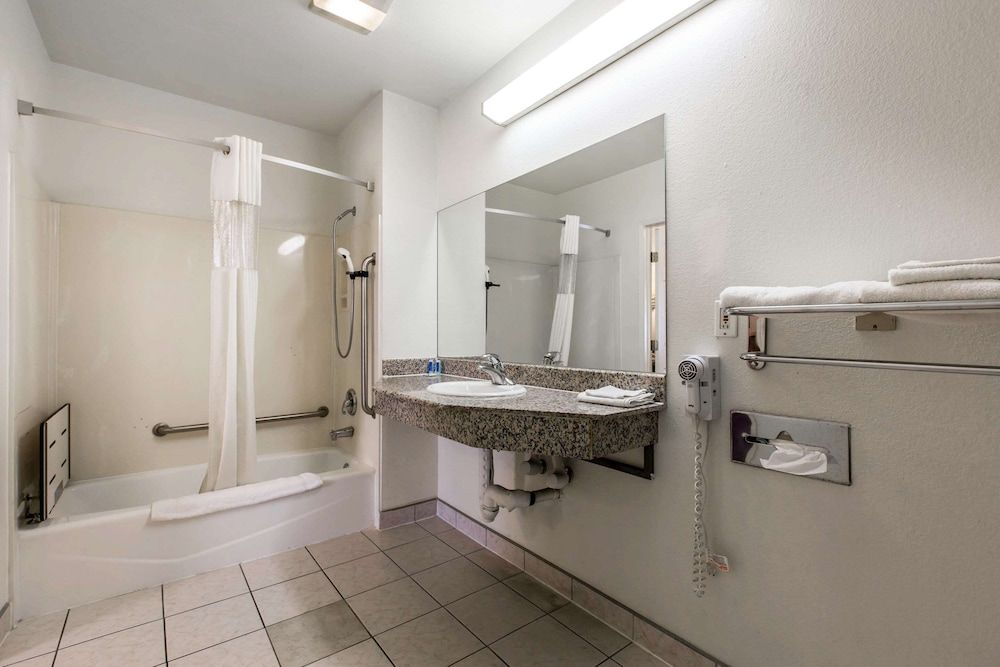 Room, 1 Queen Bed, Accessible, Non Smoking