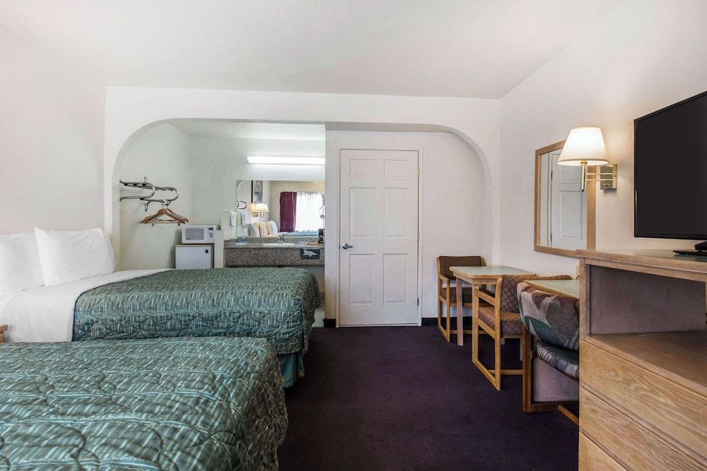 Standard Room, 2 Double Beds, Non Smoking