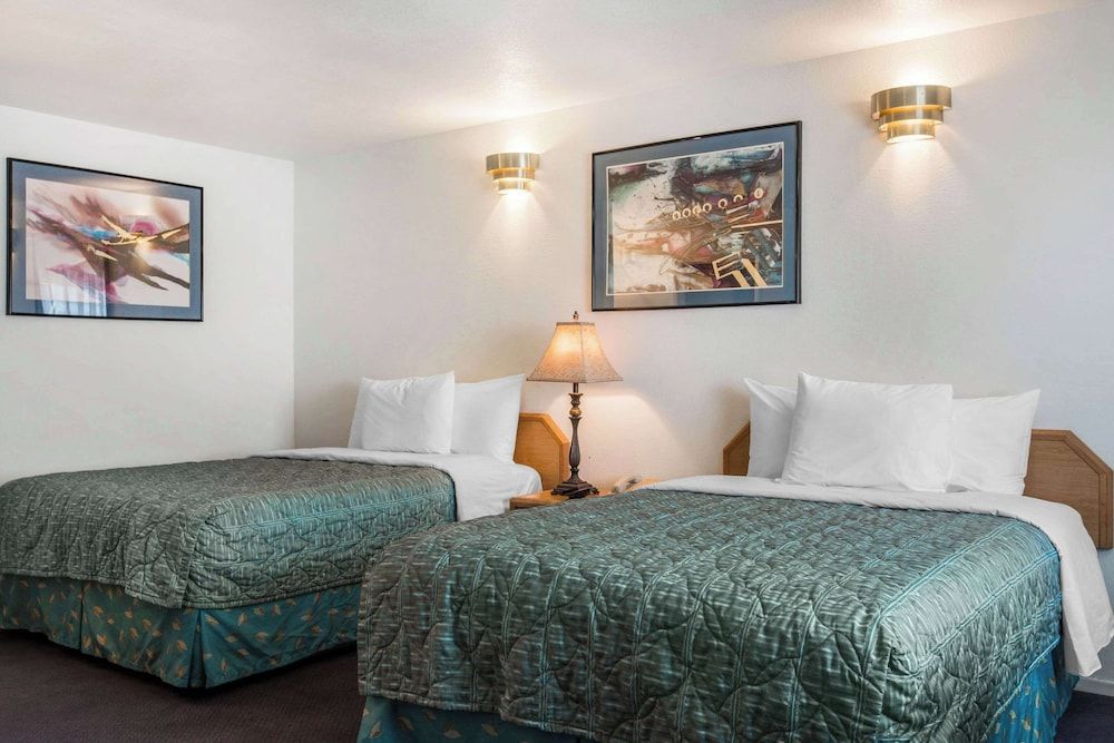 Room, 2 Queen Beds, Non Smoking