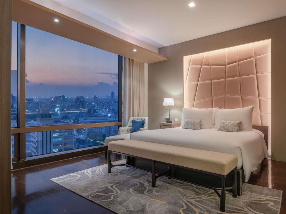 Deluxe Suite, 1 King Bed