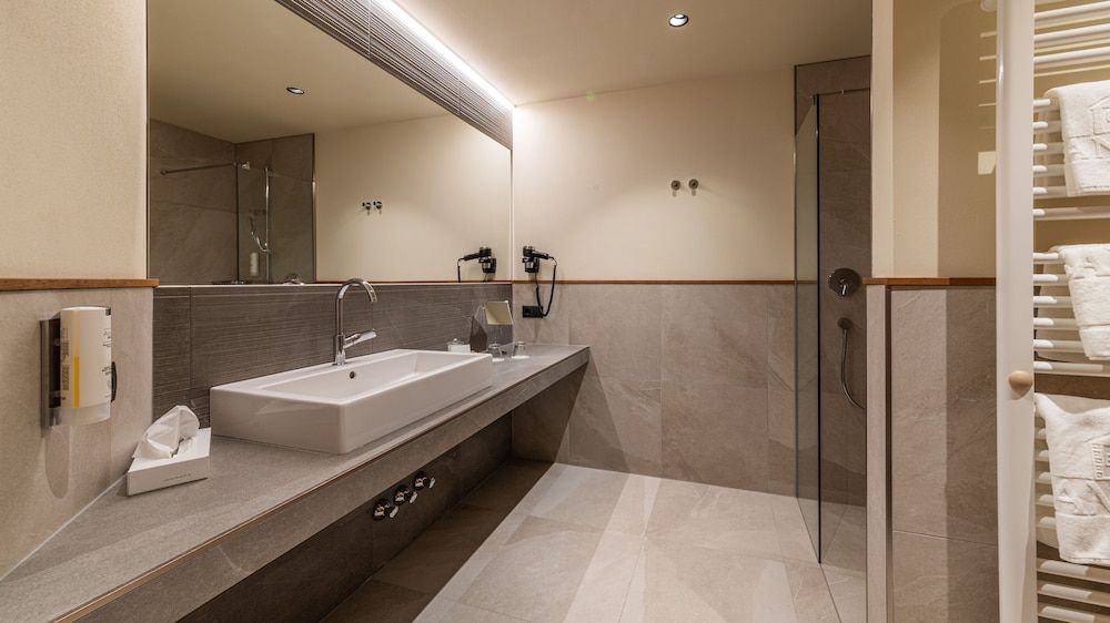 Romantik Hotel Santer Camera Superior or twin room (Landro) 8