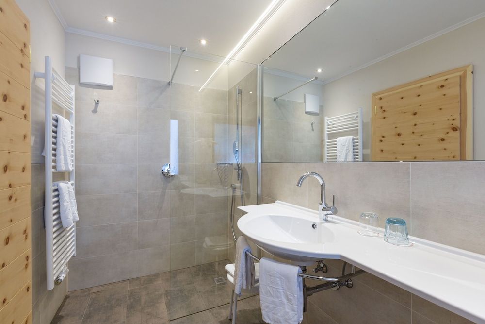 Romantik Hotel Santer Standard Room (Edelweiss) 5