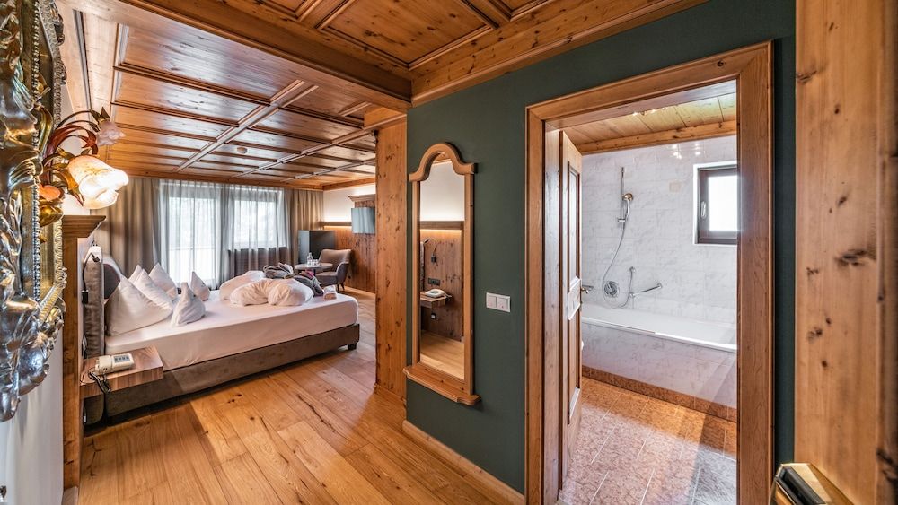 Romantik Hotel Santer Camera Superior or twin room (Landro) 3