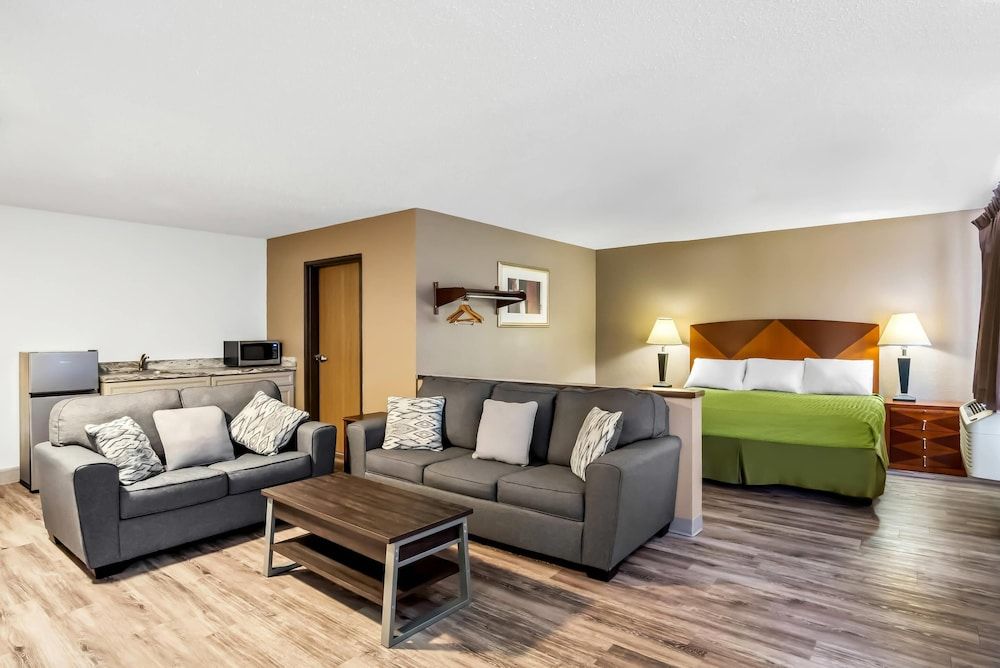 Suite, 1 Queen Bed with Sofa bed, Accessible, Non Smoking