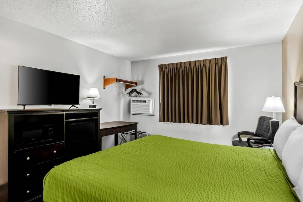 Standard Room, 1 King Bed, Non Smoking