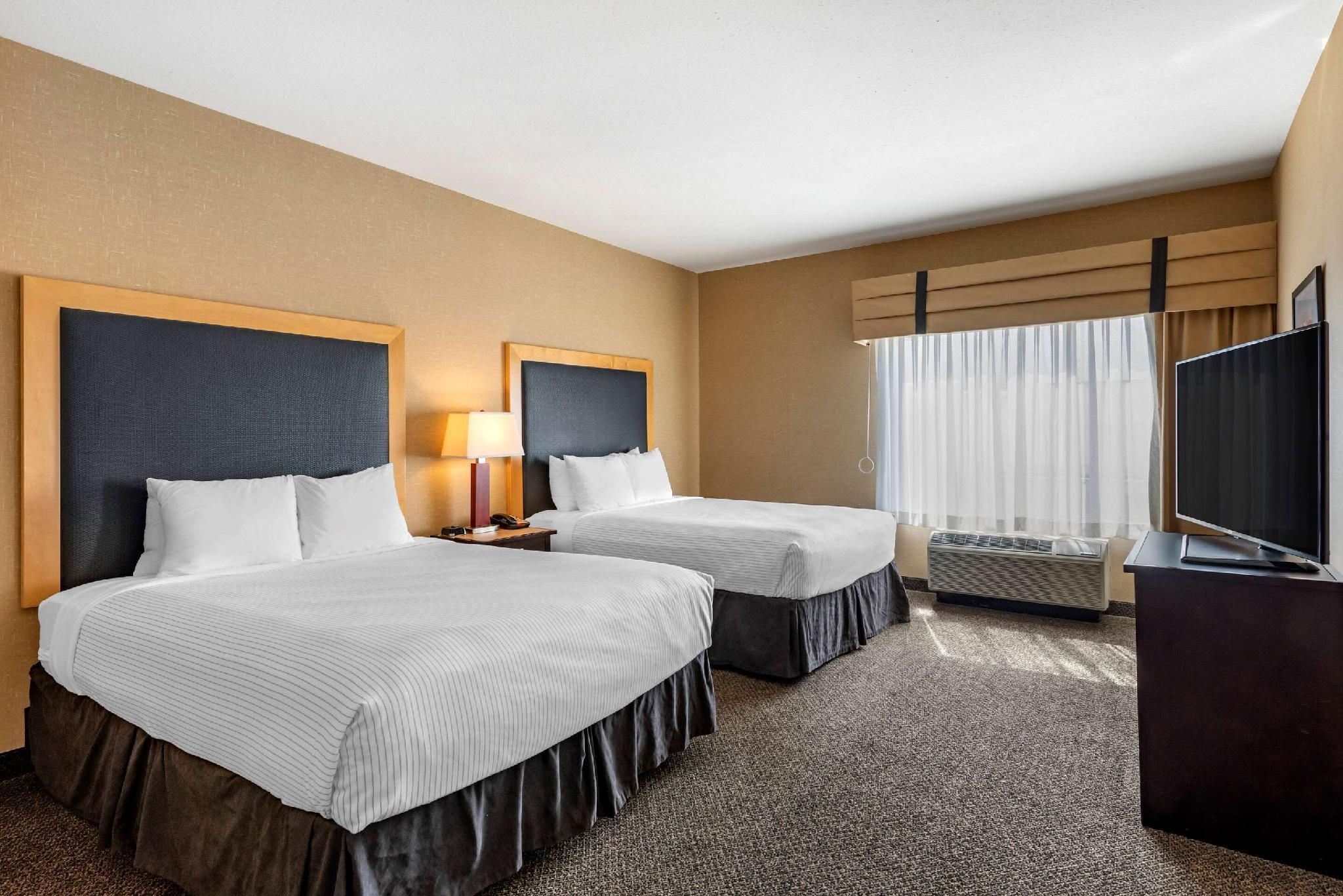 2 Queen Beds, Suite, Nonsmoking, Accessible