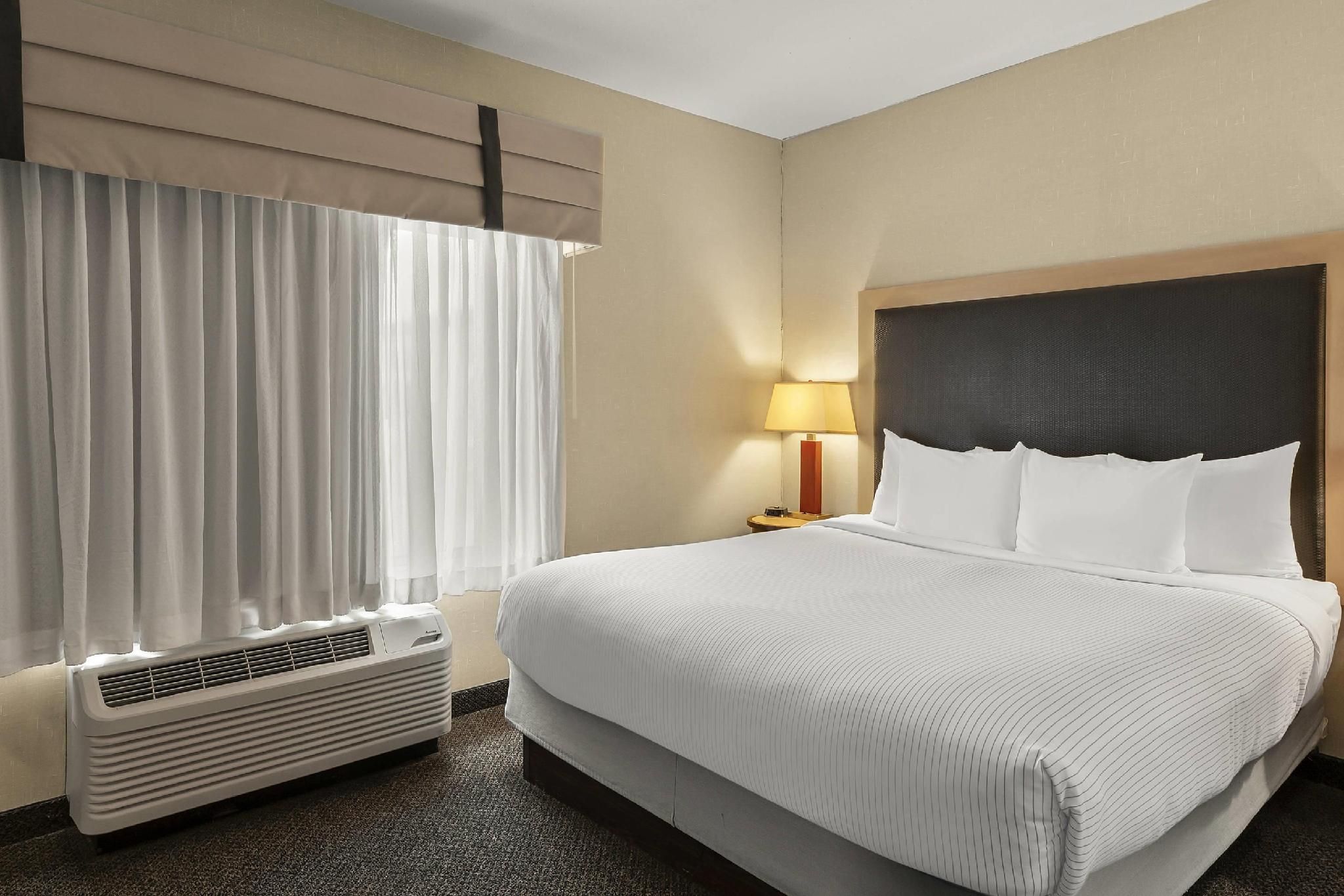 undefined Cambria Hotel Columbus - Polaris 4