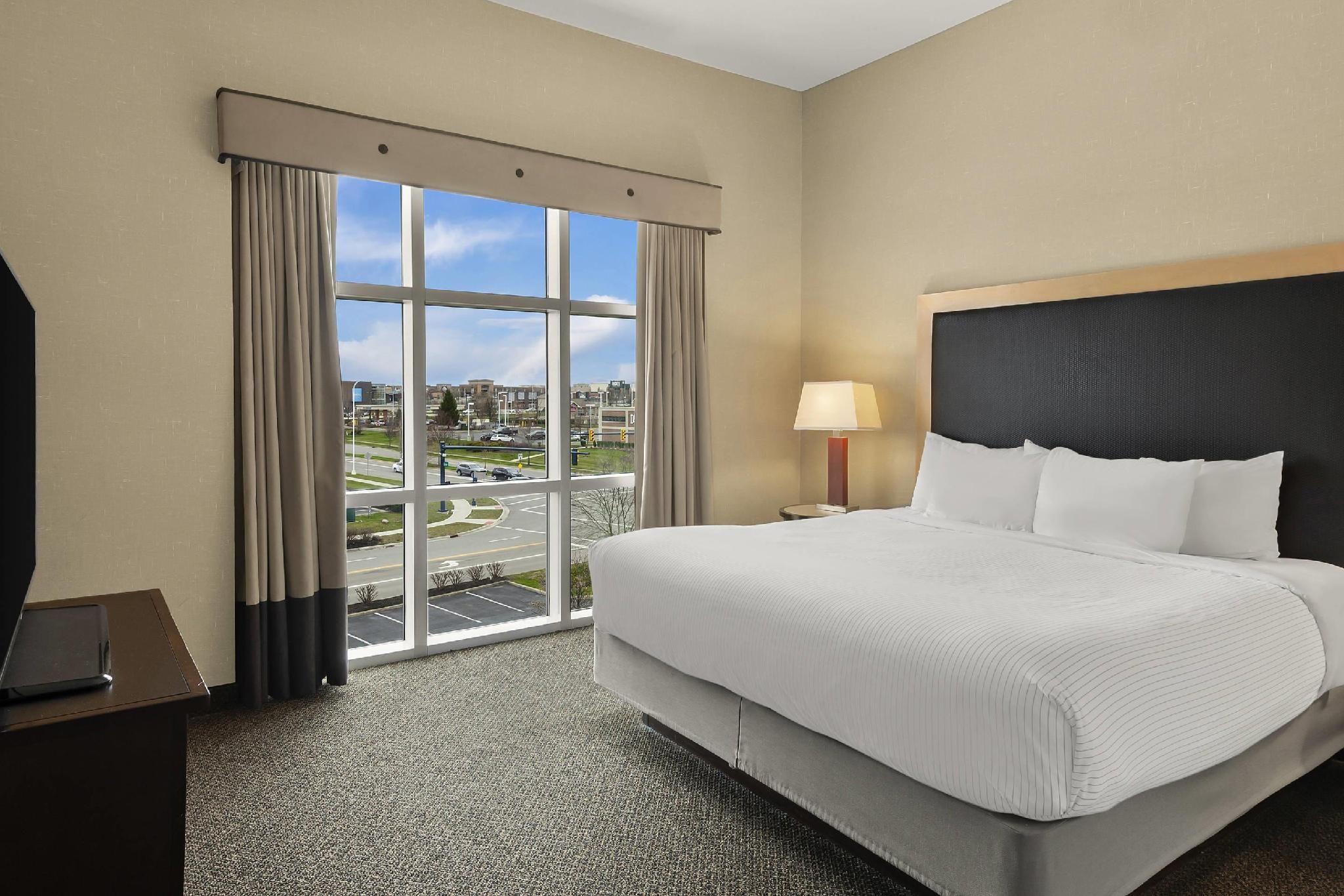 2 King Beds, Suite, Nonsmoking, Upgrade