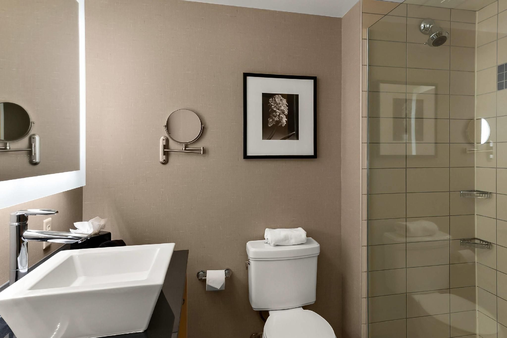 undefined Cambria Hotel Columbus - Polaris 5