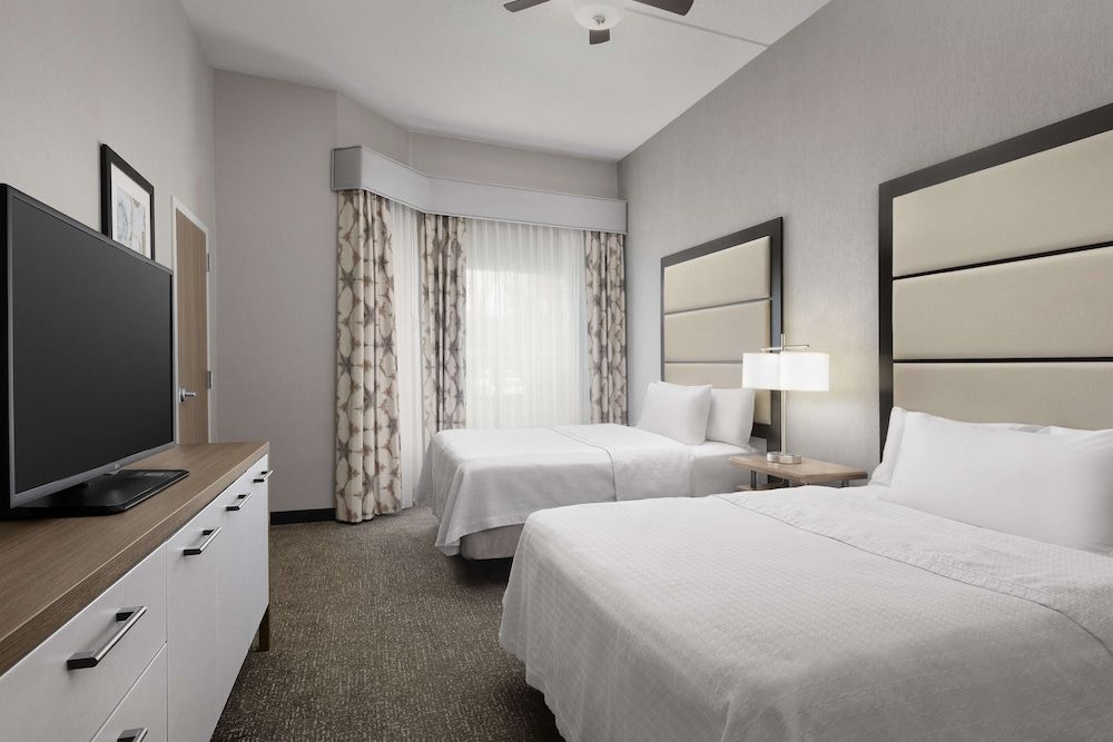 Suite, 2 Queen Beds, Accessible, Non Smoking