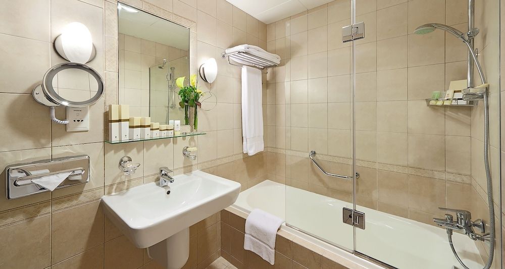 undefined Al Manzel Hotel Apartments 4