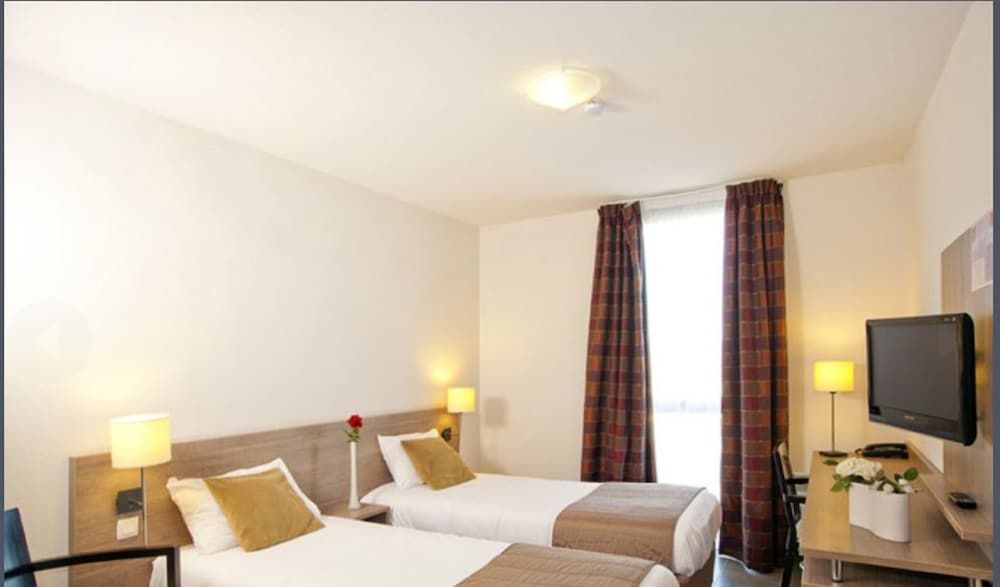 Sejours & Affaires Manosque Moulin Neuf Chambre inactive 2