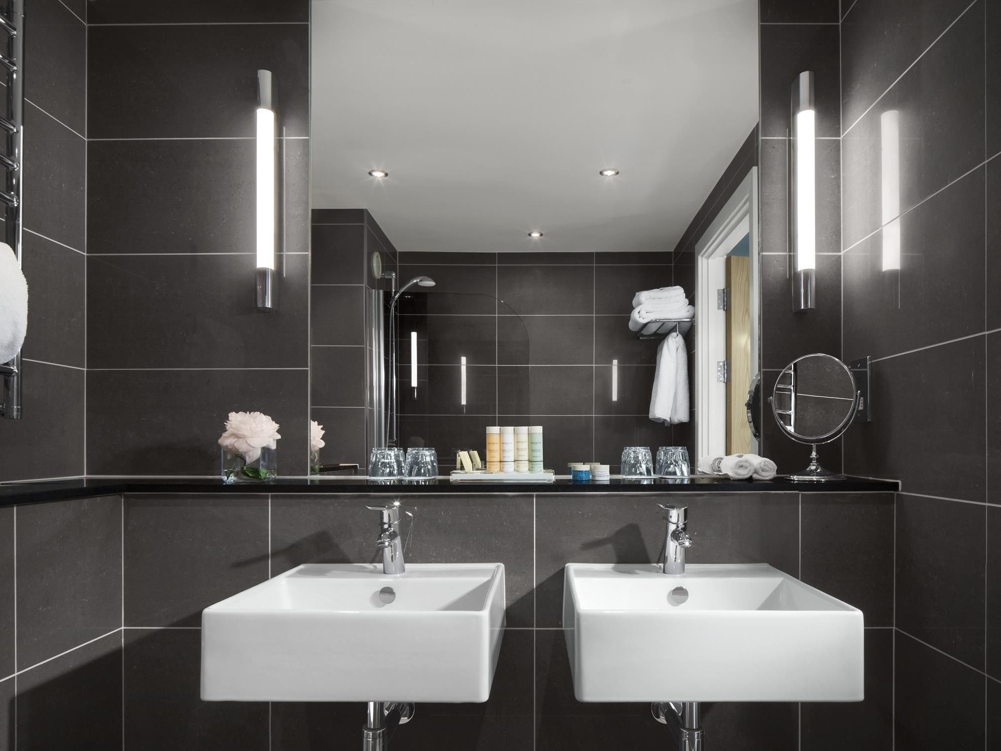 Radisson Blu Hotel Cardiff Standard Room 3