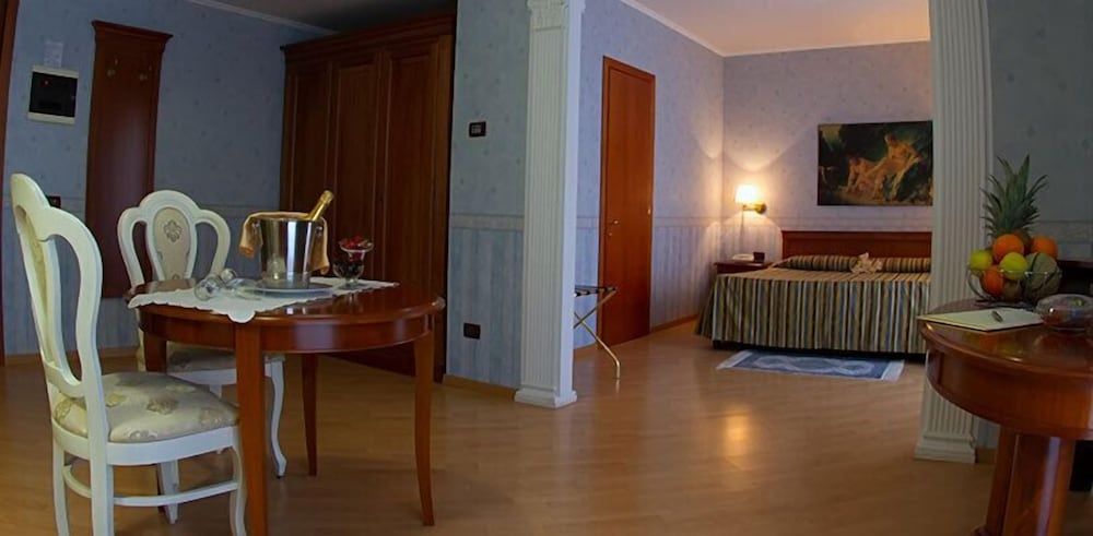 Parco Serrone Standard Quadruple Room, Balcony 5