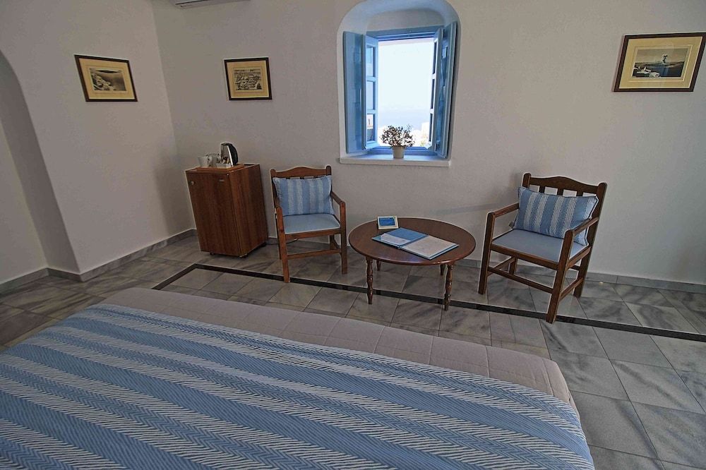 Aethrio Sunset Village - Oia Superior Triple Room 7