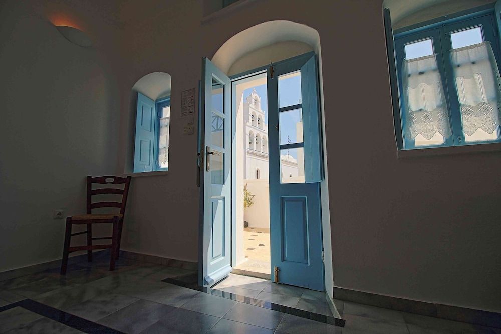 Aethrio Sunset Village - Oia Superior Triple Room 5