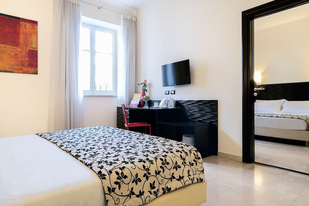 Hotel Garibaldi Standard Double or Twin Room 3