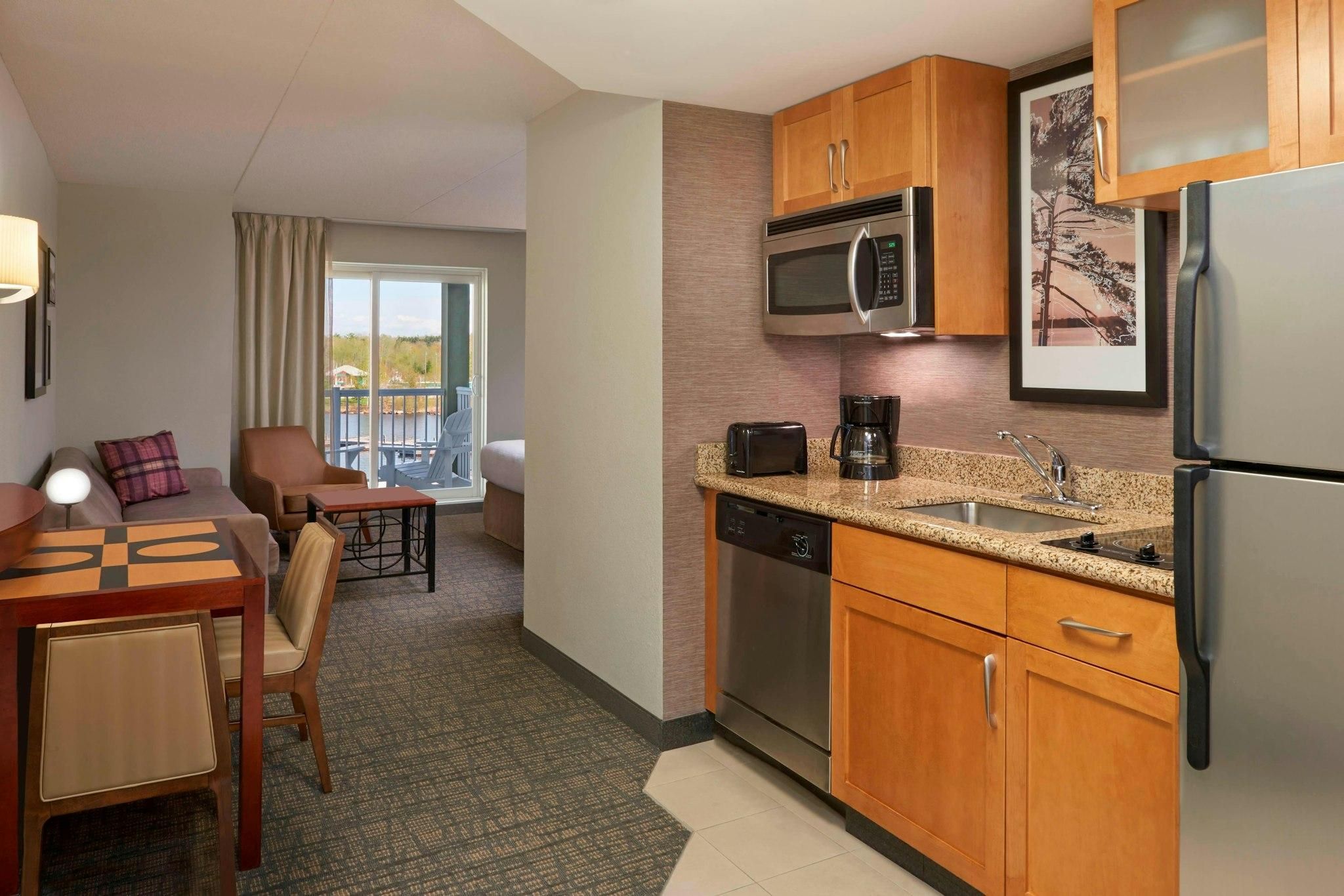 Residence Inn by Marriott Gravenhurst Muskoka Wharf Studio, 1 King, Sofa bed, Lake view, Balcony 3