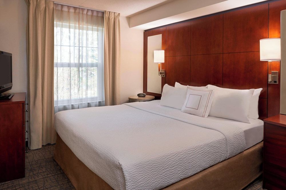 Residence Inn by Marriott Gravenhurst Muskoka Wharf Studio, 1 King Bed with Sofa bed, Balcony